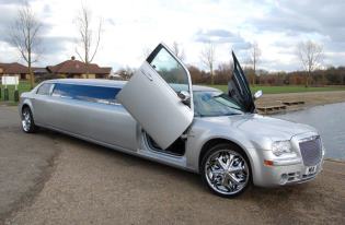 chrysler c300 baby bentley limo hire peterborough